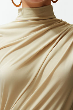 Tas Buzgu/Drape Detayl? Fitted/Vucuda Oturan K?sa Kollu Dik Yaka Esnek Orme Bluz TWOSS24BZ00426