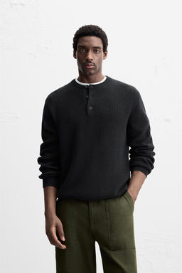 PURL KNIT SWEATER WITH BUTTONS