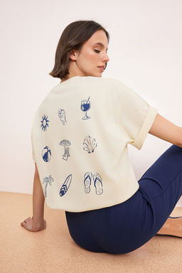 Ekru Slogan Oversize Bisiklet Yaka K?sa S?rt Bask?l? Uzun Tok %100 Pamuk Orme T-Shirt TWOSS26TS00089