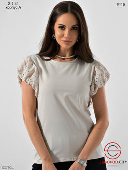 Футболка женская с вышитыми рукавами