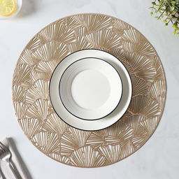 Салфетки сервировочные на стол Доляна «Веер», d=38 см, 4 шт., золотые
