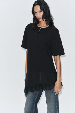 CAMISETA COMBINADA ENCAJE CUELLO PANADERO / Negro