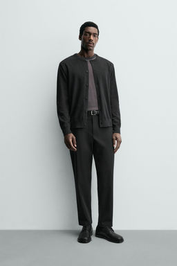 PANTAL?N REGULAR FIT CONFORT / Negro