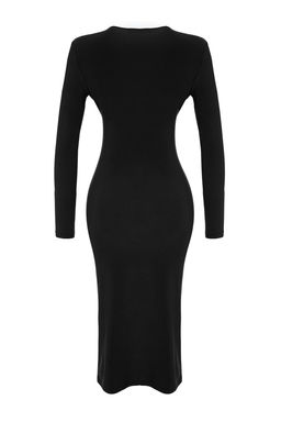 TRENDYOLMILLA Siyah Drapeli V Yaka Fitted/Vucuda Oturan Esnek Midi Orme Kalem Elbise TWOAW24EL00197