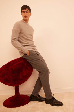 Индивидуальные брюки прямого кроя с карманами стандартного кроя