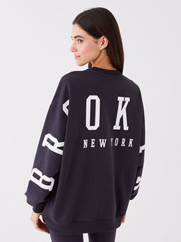 Bisiklet Yaka Bask?l? Uzun Kollu Oversize Kad?n Sweatshirt