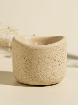 Свеча в вулканическом подсвечнике "Изгиб" белая 8,3х8,5х7 см