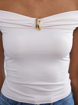 Kay?k Yaka Metal Aplikeli Bluz