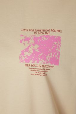 Premium Tas %100 Kal?n Pamuklu On ve Arka Bask?l? Oversize/Genis Kal?p Orme T-Shirt TWOSS23TS00269