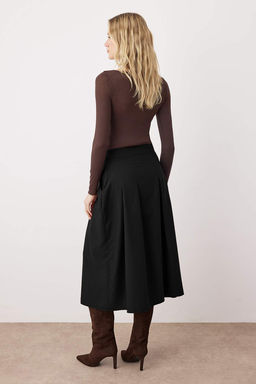 Siyah Pile Detayl? Onden Y?rtmacl? Midi Boy Dokuma Etek TWOSS24ET00169