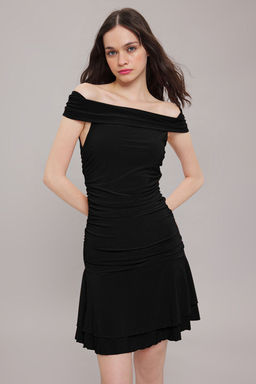 Siyah Carmen Yaka Vucuda Oturan Etegi F?rf?rl? Mini Esnek Orme Elbise TWOSS25EL00225 - Trendyolmilla фото 2