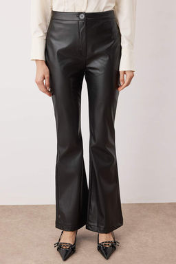 Siyah Suni Deri Flare Pantolon TWOAW26PL00069 - Trendyolmilla фото 3