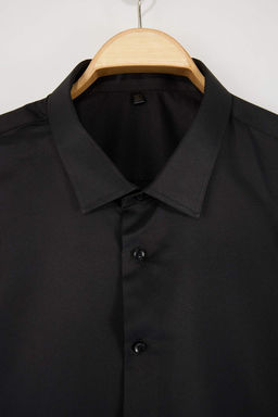 Siyah Fitted Erkek Buyuk Beden Gomlek TMNSS26AX00006