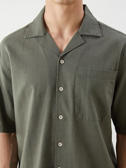 Regular Fit Resort Yaka K?sa Kollu Poplin Erkek G?mlek