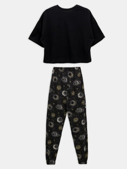 Комплект женский (футболка, брюки) черный с созвездиями черный +созвездия на черном 592432-1 - Mark formelle фото 8