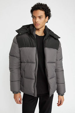 Водоотталкивающая куртка-пуховик стандартного кроя с капюшоном на полярной подкладке - Defacto фото 3