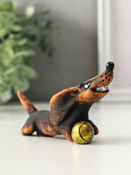 Фигура "Такса с мячом" 4.5х9х4.3 см