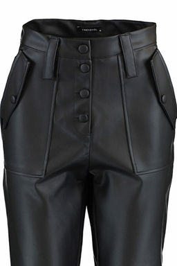 Limited Edition Siyah Havuc Dokuma Onden Dugmeli Suni Deri Pantolon TWOAW22PL0083