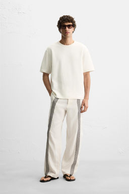 TEXTURED REGULAR FIT SWEATSHIRT
