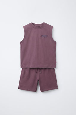 CONJUNTO JOGGING CAMISETA Y BERMUDA TEXTO / malva-sucio