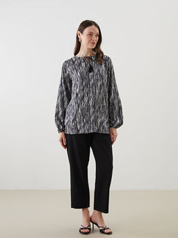 Ba?lamal? Yaka Desenli Kad?n Bluz