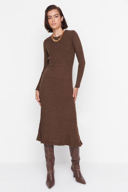 TRENDYOLMILLA Kahverengi Midi Triko Bisiklet Yaka Elbise TWOAW21EL0422 фото 9