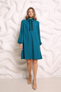 Платье с длинным рукавом и декором из кружева