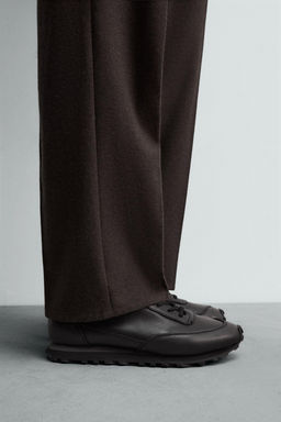 CASUAL LEATHER TRAINERS