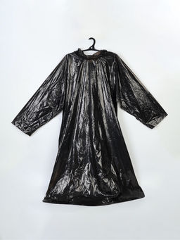 Цена за 2 шт. Детский дождевик-брелок "Привет, дождь", цвет черный