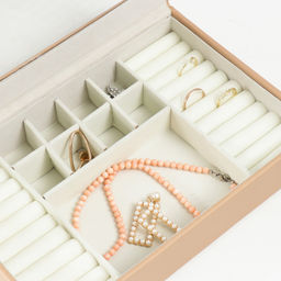 Шкатулка кожзам для украшений Хэмптонс бежевая 5,5х27х18 см - Simaland фото 5