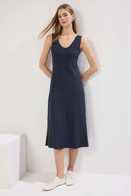 Indigo Shift/Duz Havuz Yaka Midi Triko Gorunumlu Esnek Orme Elbise TWOSS22EL2964