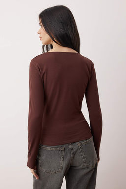Kahverengi Pamuklu Kay?k Yaka Fitted/Vucuda Oturan Esnek Bluz TWOAW24BZ00166