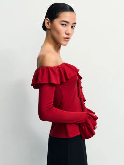 Приталенный лонгслив с рюшами / Zarina