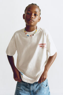 CAMISETA BORDADO Y ESTAMPADO / Blanco roto