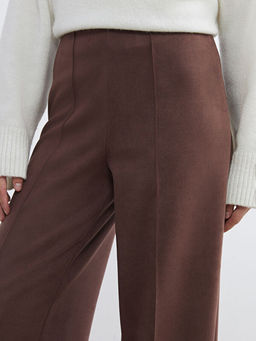 Standart Fit Kad?n S?et G?r?n?ml? Pantolon