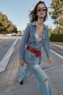 SHORT CHECKED DRESS WITH BELT AND RUFFLES - Zara фото 4