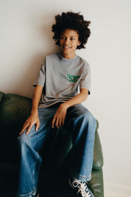 CAMISETA EFECTO LAVADO GREENDAY ® / Gris