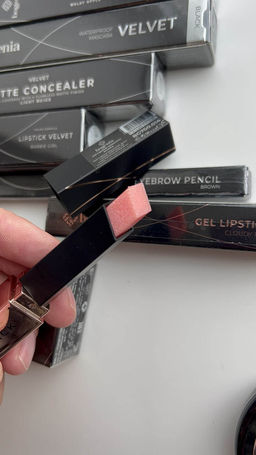 Bogenia BG700 Помада для губ Gel Lipstick тон 014,ювелирные украшения 2.2 гр фото 3