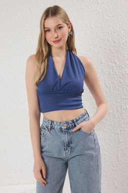 Trendyolmilla Ekru Boyundan Baglamal? Fitted/Vucuda Oturan Crop Orme Bluz TWOSS22BZ0544