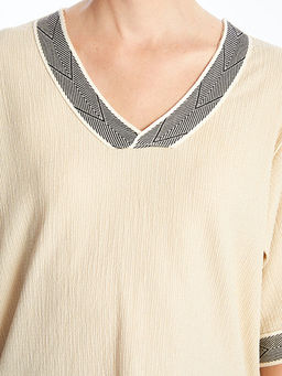 V Yaka Desenli Oversize Dokulu Kad?n Bluz