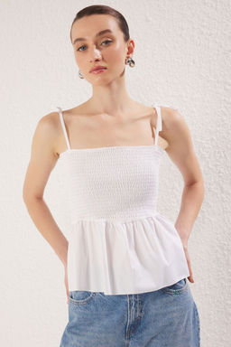 Trendyolmilla Siyah Pamuklu Poplin Detayl? Fitted Ask?l? Gipeli Esnek Orme Bluz TWOSS24BZ00393