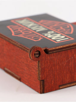 Цена за 2 шт. Коробка подарочная деревянная 100% мужик 8.5?6?3.5 см