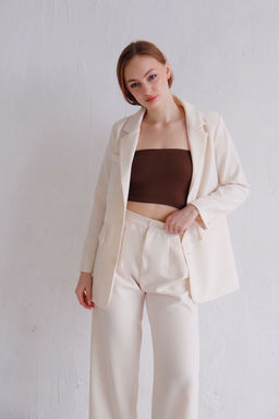 12393 Костюм брючный молочный