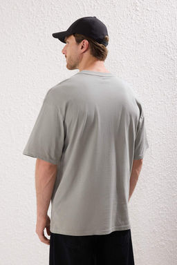 TRENDYOL MAN Ekru Unisex Oversize/Genis Kesim Ay?c?k Bask?l? %100 Pamuklu T-Shirt TMNSS25TS00158 - Trendyolmilla фото 4