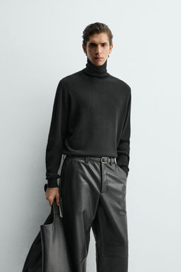 RELAXED FIT LEATHER EFFECT TROUSERS - Zara фото 16