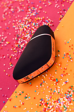 Вакуум-волновой бесконтактный стимулятор клитора Satisfyer Love Triangle, силикон, черный, 8,8 см.  фото 21