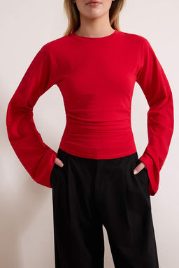 K?rm?z? Ispanyol Kol Buzgu Detayl? Regular/Normal Kal?p Orme Bluz TWOAW26BZ00293