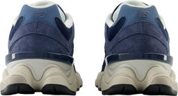 Кроссовки взрослые