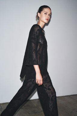 OVERSIZED FLORAL TEXTURED KNIT TOP - Zara фото 4