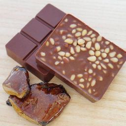 Шоколад молочный "Кедровый орех и живица" сладкий подарок